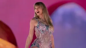 Unexpected Twist: Kansas City Mayor Rejects To Meet Taylor Swift, Extends Offer to Officiate Her Wedding – Stirring Controversy!