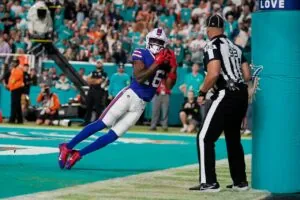 Stefon Diggs delivers concise 2 word message to Josh Allen after Bills' victory against Dolphins